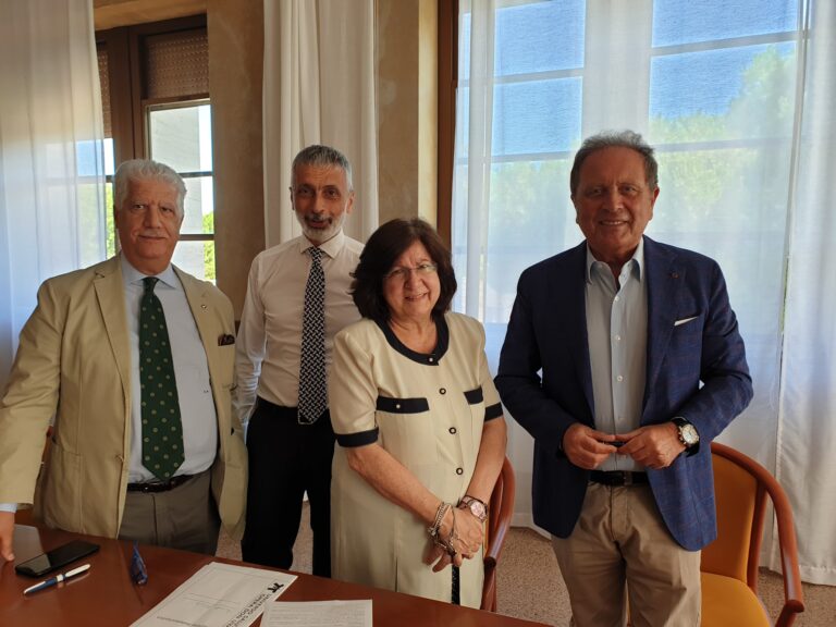 UNIVERSO SALUTE, SIGLATO PROTOCOLLO DI COLLABORAZIONE CON L’ASSOCIAZIONE ALZHEIMER BARI. PADUANELLI: “NUOVI PROGETTI NELLA CURA DELLA MALATTIA”